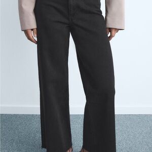 MANGO HIGH-RISE BLACK JEANS (CATHERIN CULOTTE STYLE)